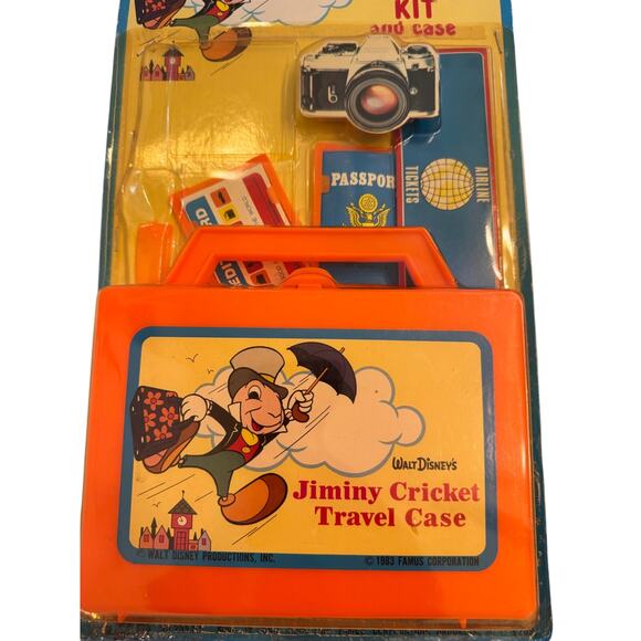 New in Package Vintage Walt Disney's Jiminy Cricket Traveling Kit and Case 1983 - Picture 3 of 5